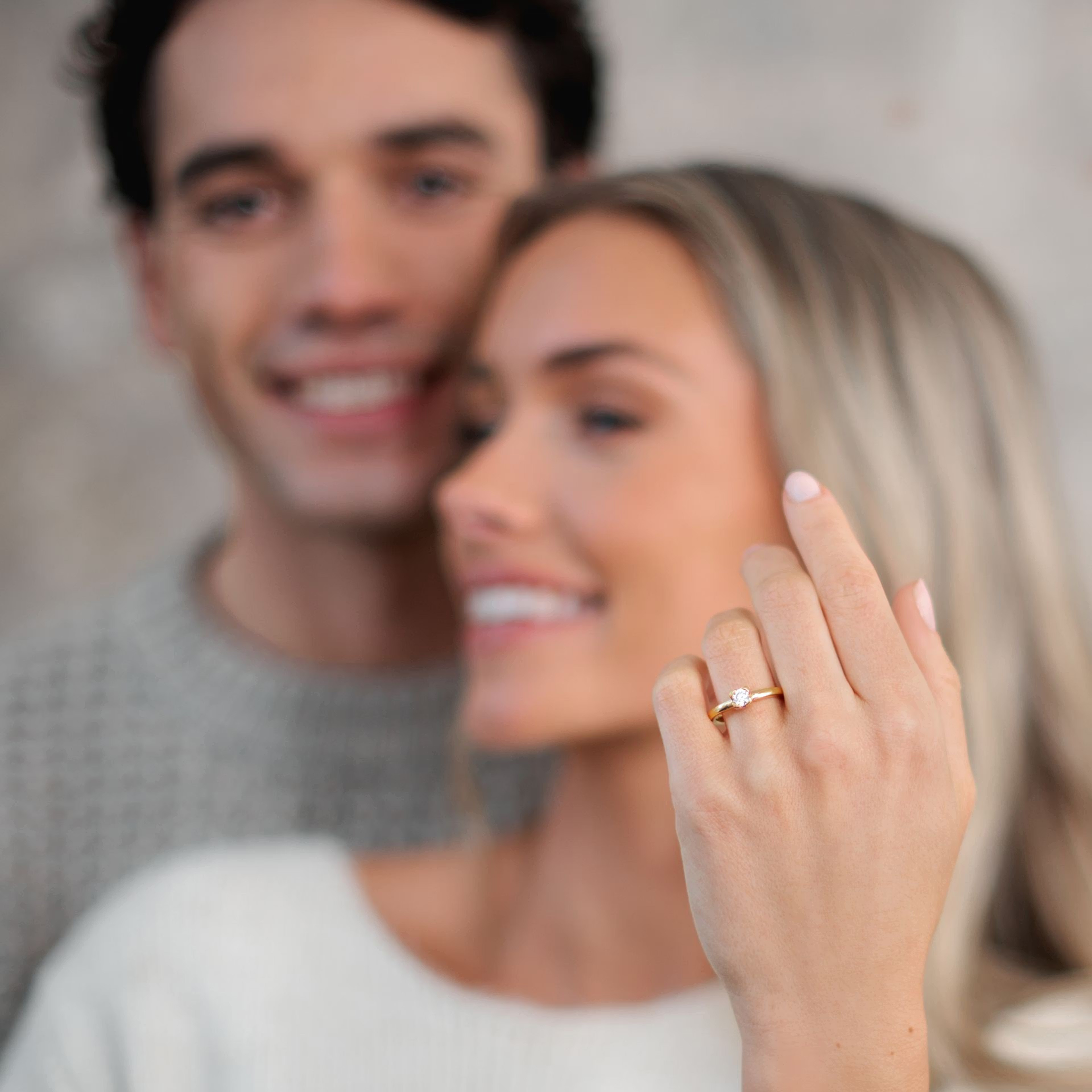 Elegance wedding ring with diamond